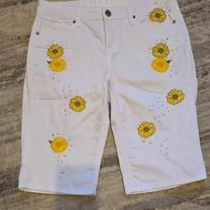 Hydraulic White Shorts with Sunflower Embroidery And Rinestones Size 8
